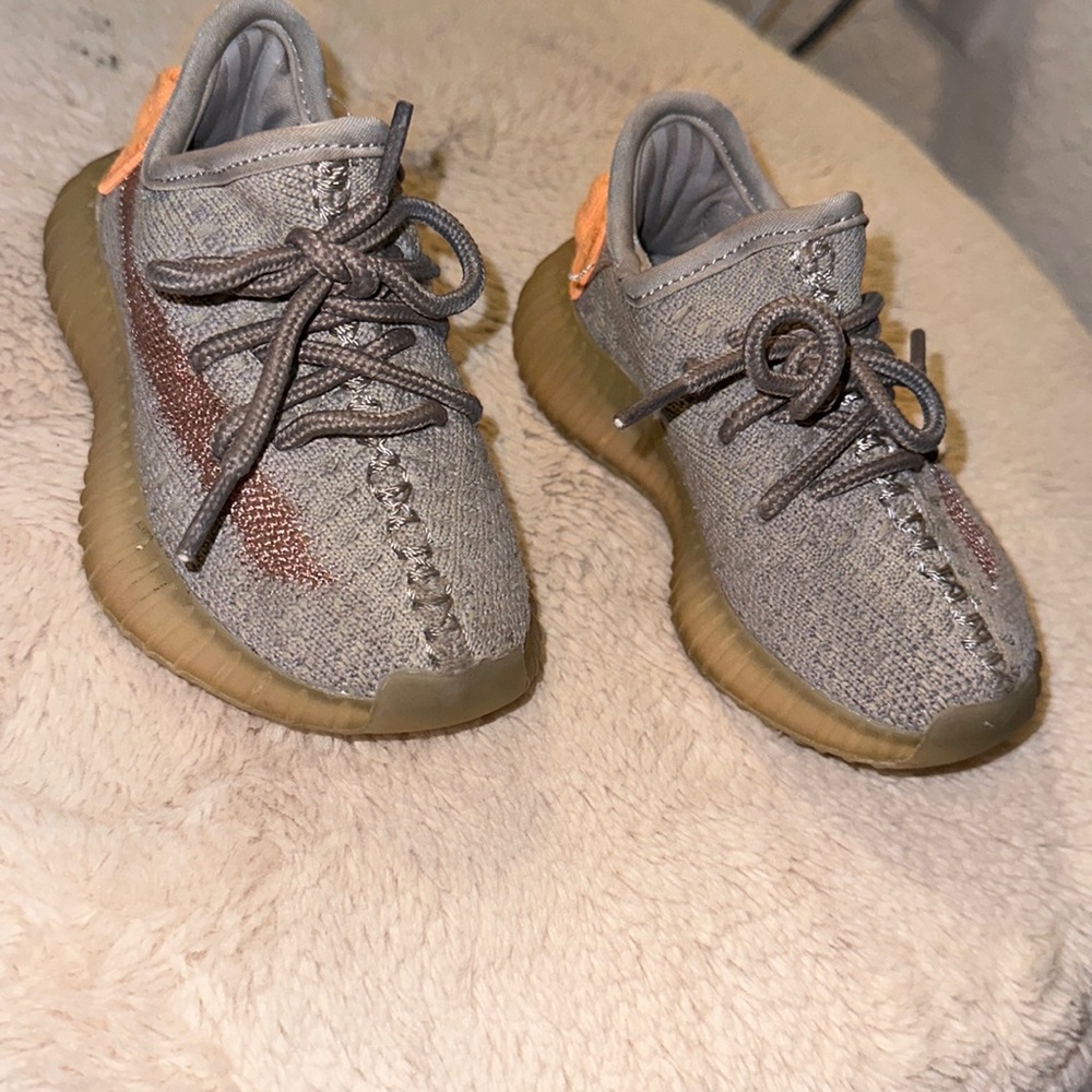 Toddler girl sneakers